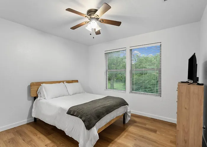 Tcu Area - Blue Bonnet Circle * Fort Worth