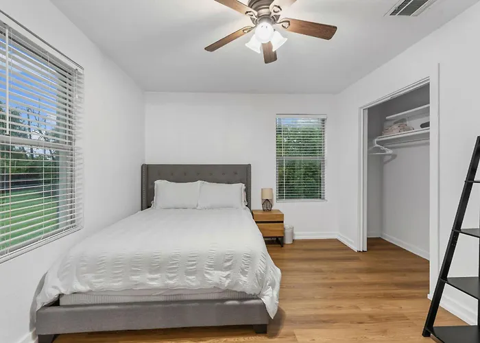 Tcu Area - Blue Bonnet Circle * Fort Worth